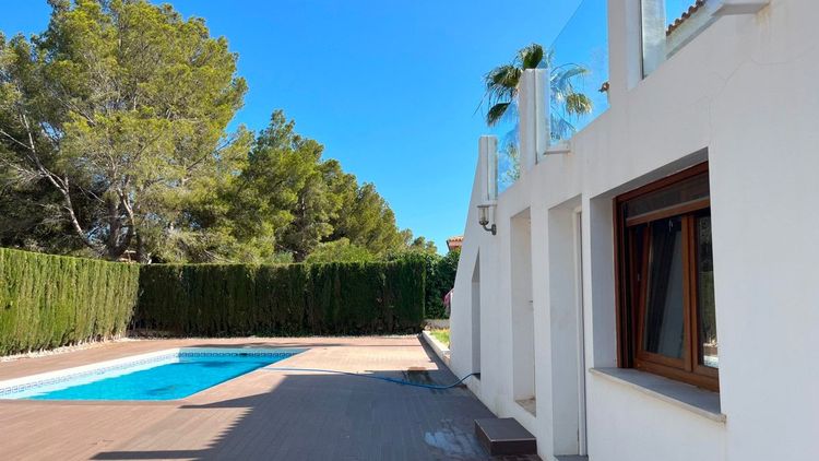 House | Resale in La Nucia in La Nucia, Costa Blanca - Photo 5