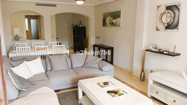 Apartment | Resale in Los Arqueros in Los Arqueros, Costa del Sol - Photo 5
