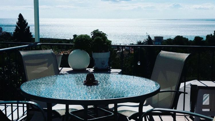 House | Resale in Estepona in Estepona, Costa del Sol - Photo 2