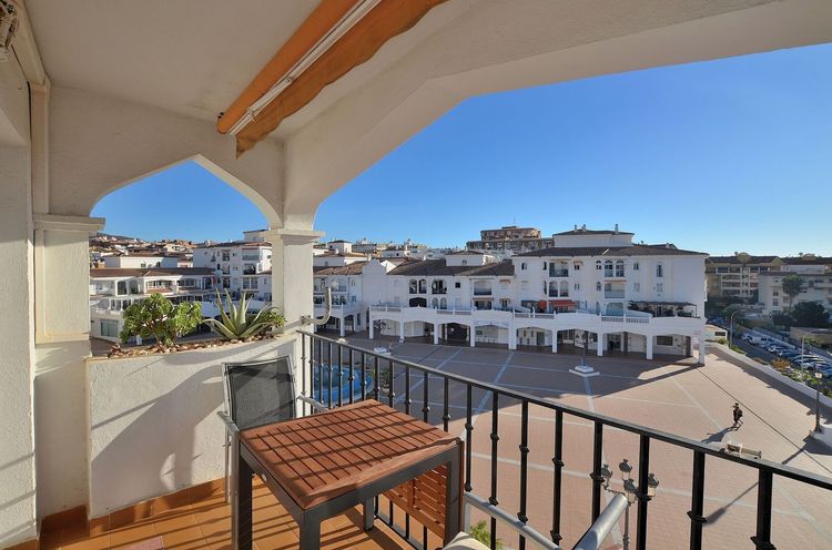 Apartment | Resale in Arroyo de la Miel in Arroyo de la Miel, Costa del Sol - Photo 3