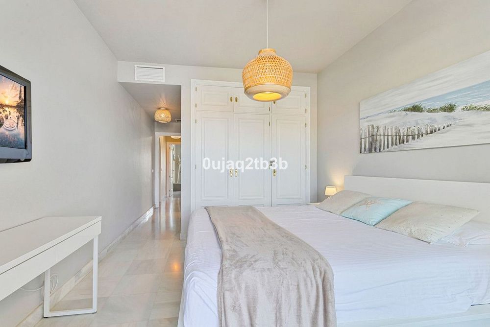 Apartment | Resale in Aloha in Aloha, Nueva Andalucía, Costa del Sol - Main property photo