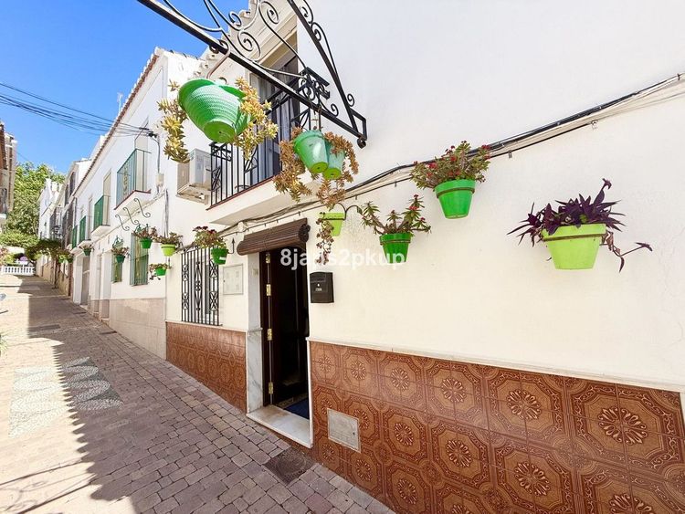House | Resale in Estepona - Development photo 1