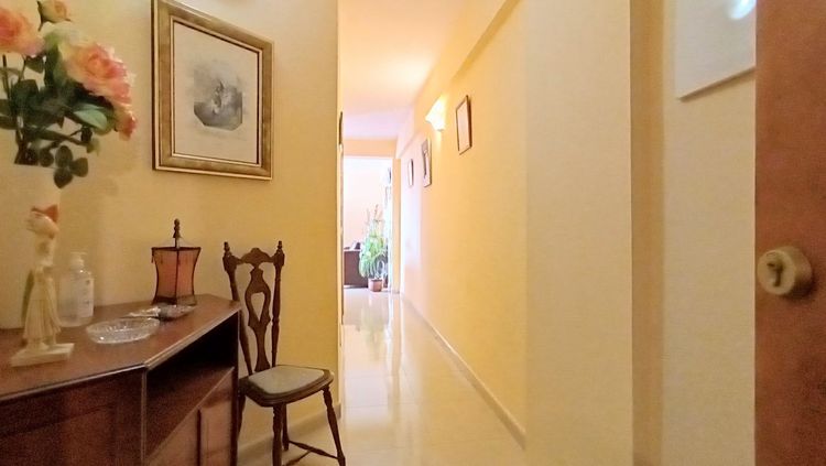 listing card gallery