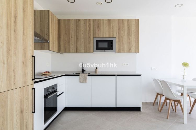 Apartment | Resale in Nerja in Nerja, Costa del Sol - Photo 4