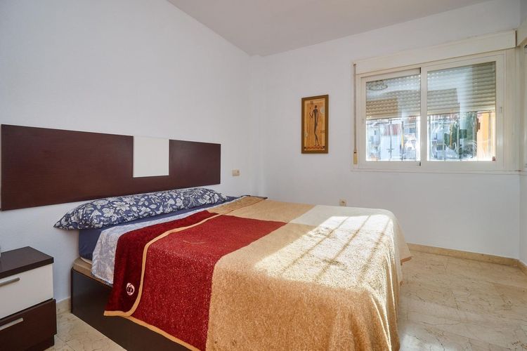 House | Resale in El Faro in El Faro, Costa del Sol - Photo 4