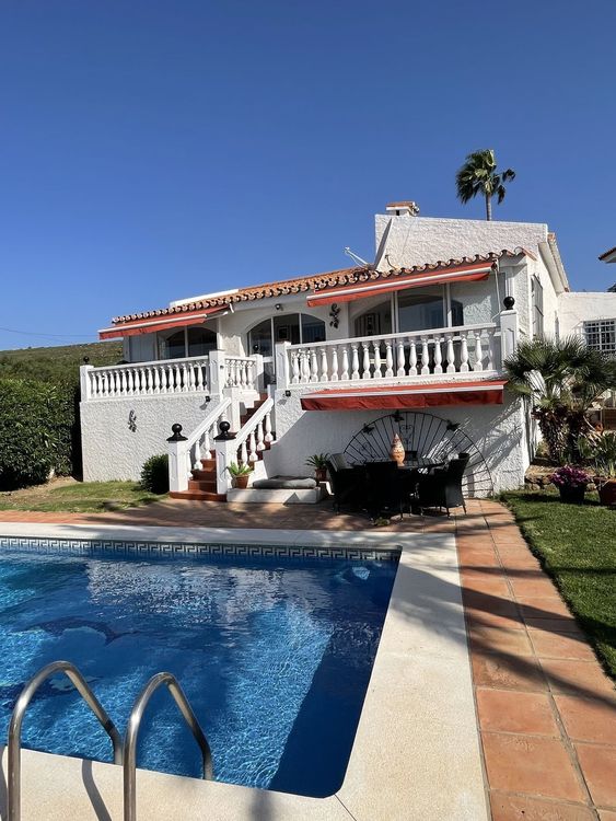 House | Resale in Manilva in Manilva Others, Costa del Sol - Photo 2