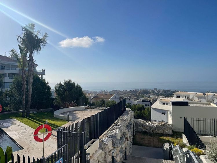 Penthouse | Resale in Benalmadena in Benalmadena Others, Costa del Sol - Photo 5