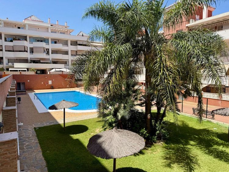 Apartment | Resale in Estepona in Estepona, Costa del Sol - Photo 2