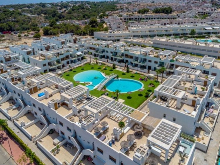 House | Resale in Los Balcones in Los Balcones, Costa Blanca - Photo 3