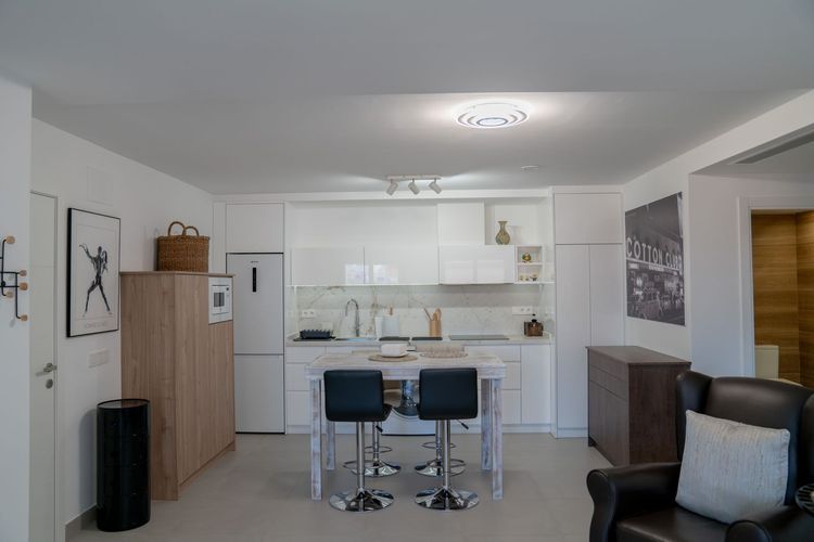 Apartment | Resale in Fuengirola in Fuengirola Others, Costa del Sol - Photo 4