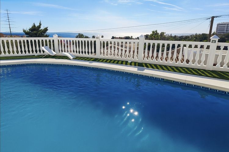 House | Resale in Fuengirola in Fuengirola Others, Costa del Sol - Photo 2