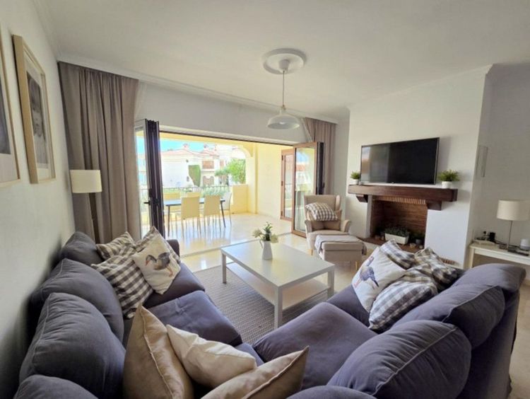 Apartment in La Duquesa in La Duquesa, Manilva, Costa del Sol - Photo 3