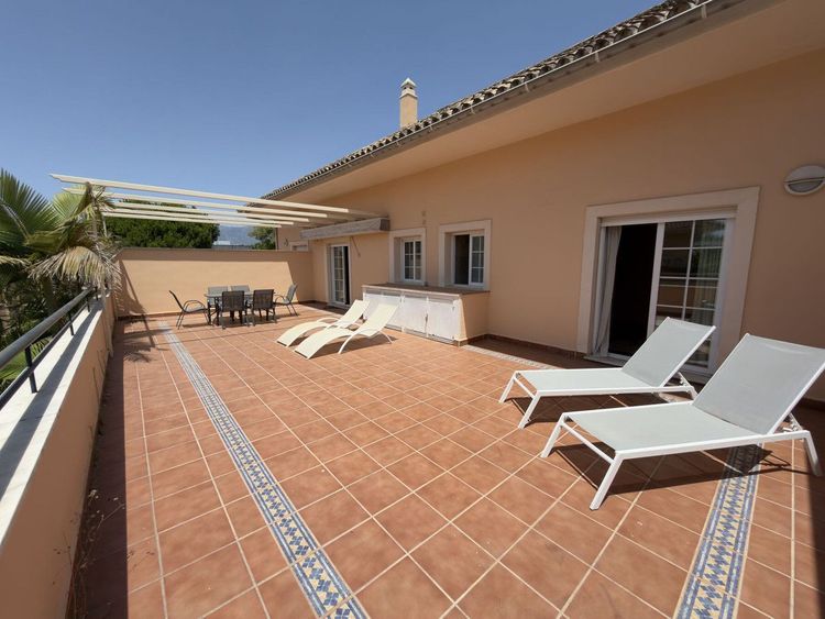 Penthouse | Resale in Elviria in Elviria, Costa del Sol - Photo 3