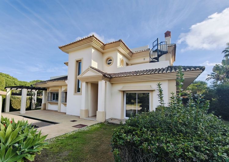 House | Resale in San Roque Club - Development photo 1