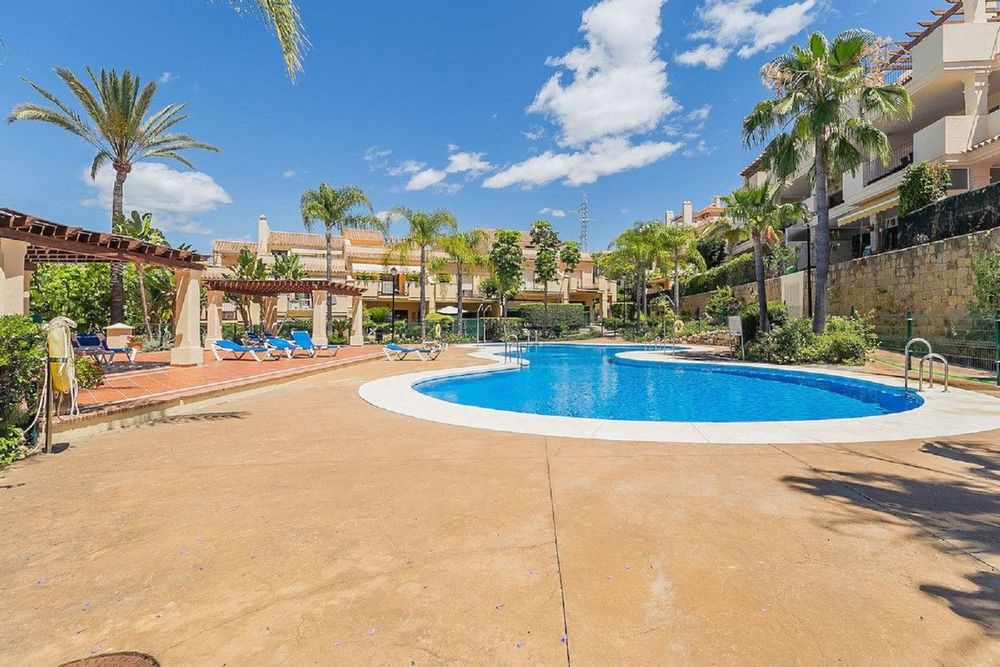 House | Resale in Nueva Andalucía in Nueva Andalucía Others, Costa del Sol - Main property photo