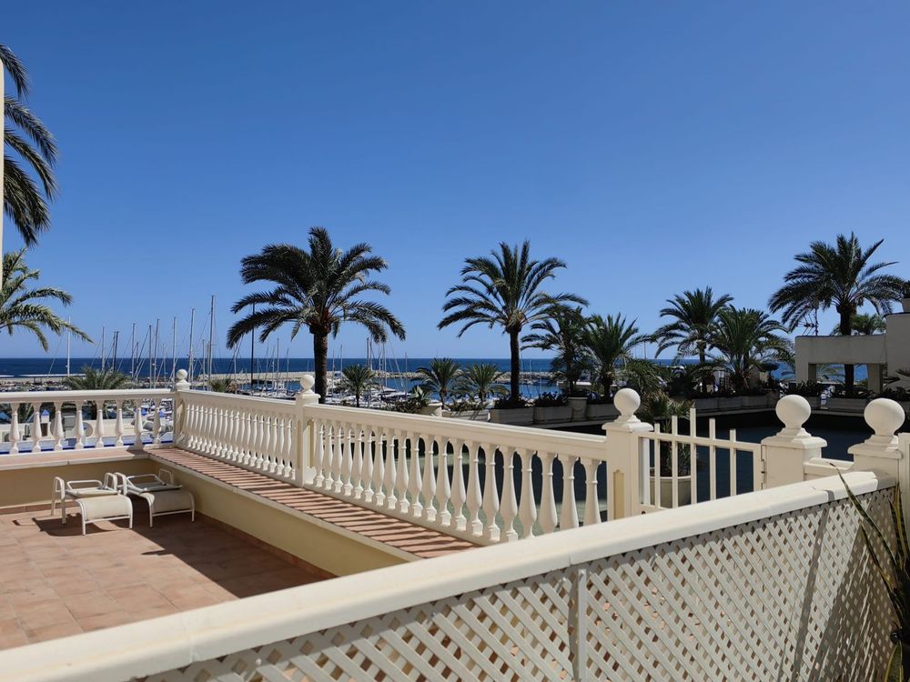 Apartment | Resale in Estepona in Estepona, Costa del Sol - Main property photo