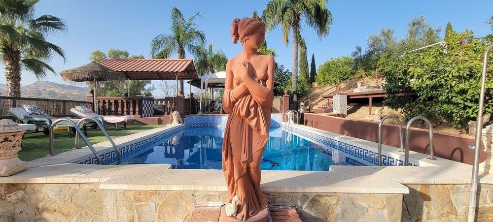 House | Resale in Pizarra in Pizarra, Costa del Sol - Main property photo