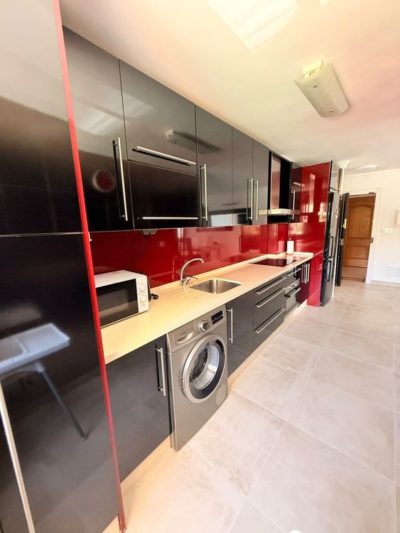 Apartment | Resale in Benalmadena in Benalmadena Others, Costa del Sol - Photo 2