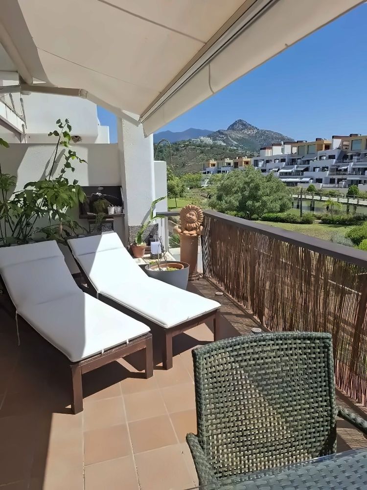 Apartment | Resale in Los Flamingos in Los Flamingos, Costa del Sol - Main property photo