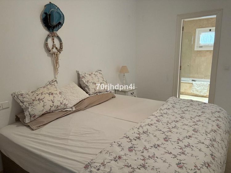 Apartment | Resale in Málaga in Málaga, Costa del Sol - Photo 4