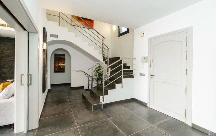 House | Resale in Nueva Andalucía in Nueva Andalucía Others, Costa del Sol - Photo 3