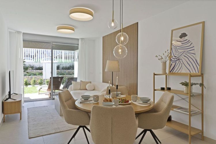 Apartment | Resale in Elviria in Elviria, Costa del Sol - Photo 4