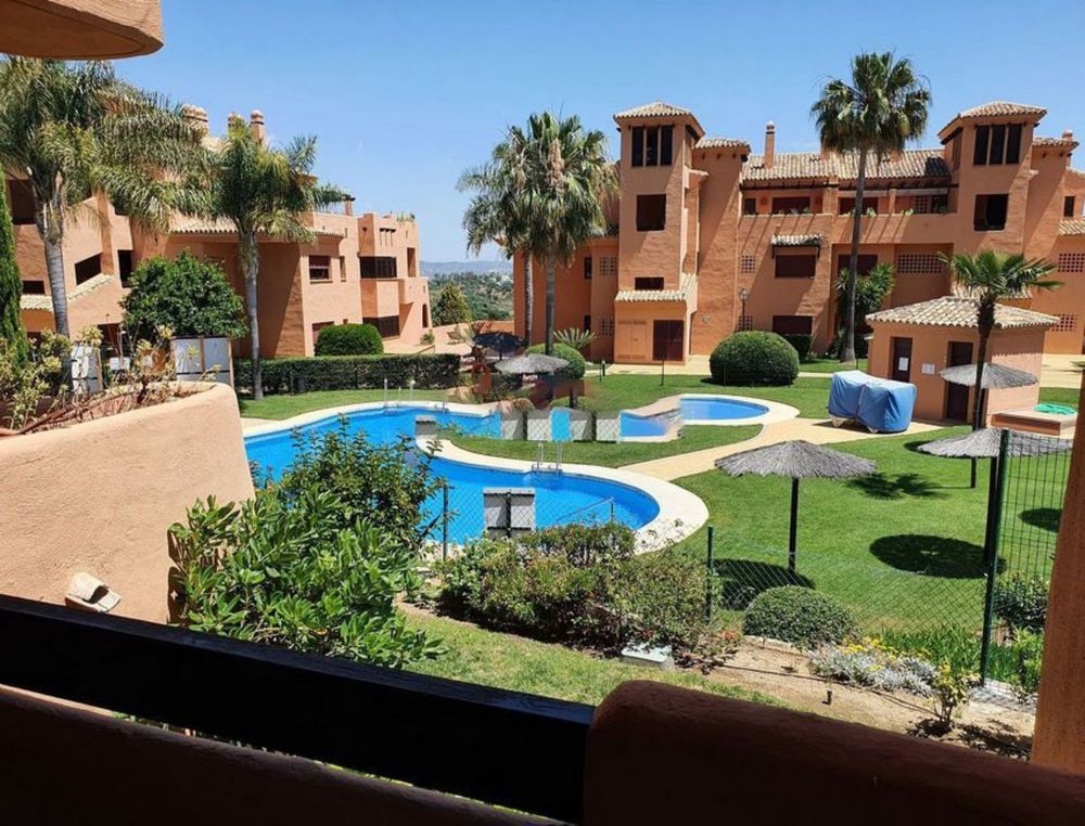 Apartment | Resale in La Mairena in La Mairena, Costa del Sol - Main property photo