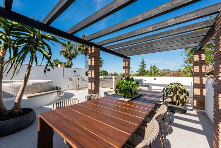 Penthouse | Resale in Nueva Andalucía in Nueva Andalucía Others, Costa del Sol - Photo 5