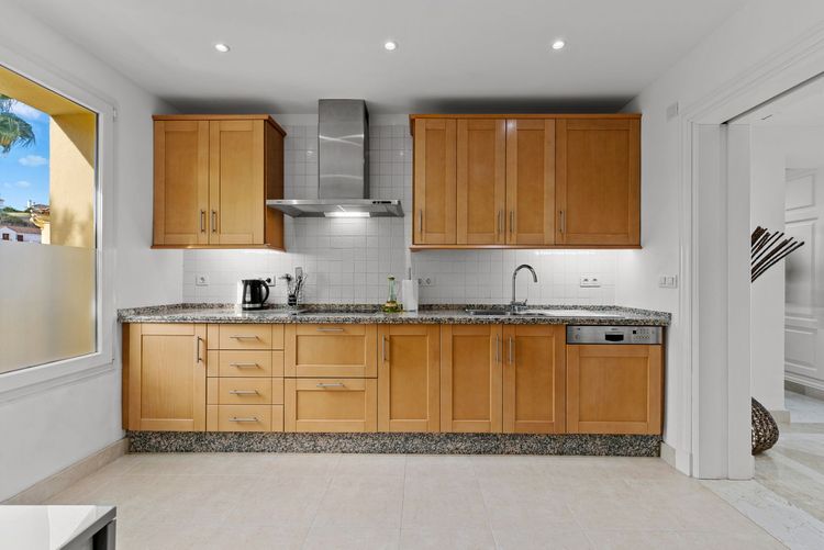 Penthouse | Resale in Casares Playa in Casares Playa, Costa del Sol - Photo 4