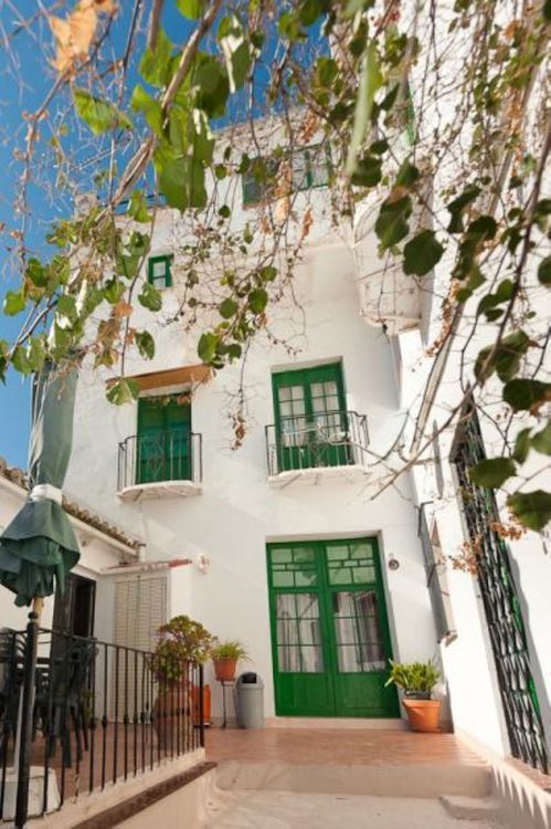 listing card gallery