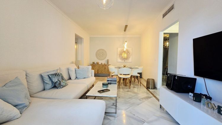Apartment | Resale in Nueva Andalucía in Nueva Andalucía Others, Costa del Sol - Photo 3