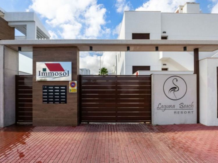 House | Resale in Los Balcones in Los Balcones, Costa Blanca - Photo 4