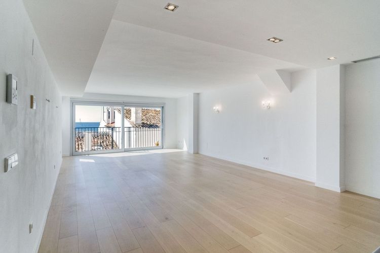 Apartment | Resale in Puerto Banús in Puerto Banús, Costa del Sol - Photo 3