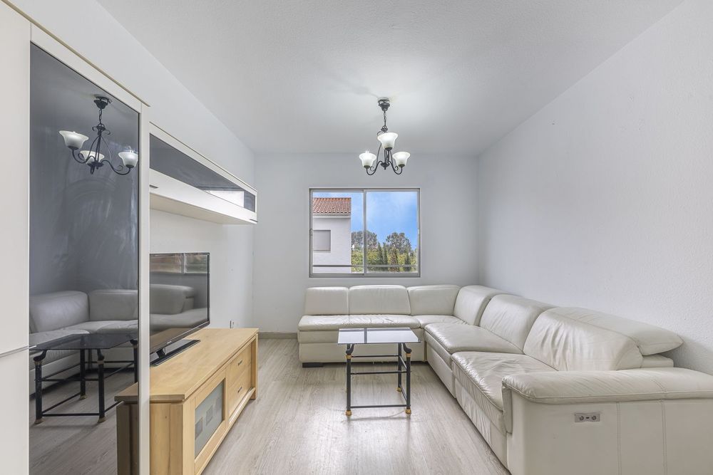 Apartment | Resale in Estepona in Estepona, Costa del Sol - Main property photo