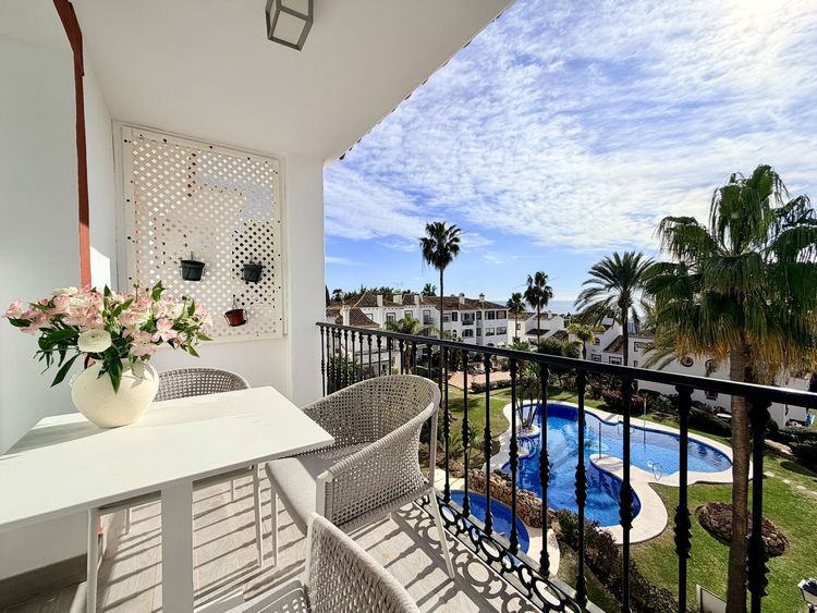 Penthouse | Resale in Las Chapas - Development photo 1