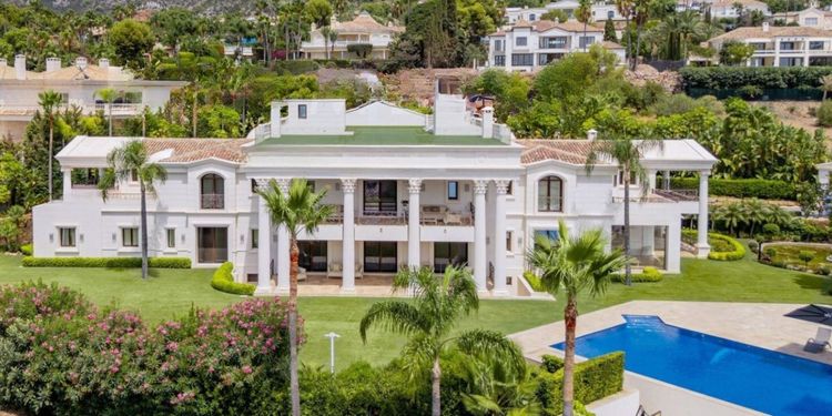 House | Resale in Sierra Blanca in Sierra Blanca, Costa del Sol - Photo 2