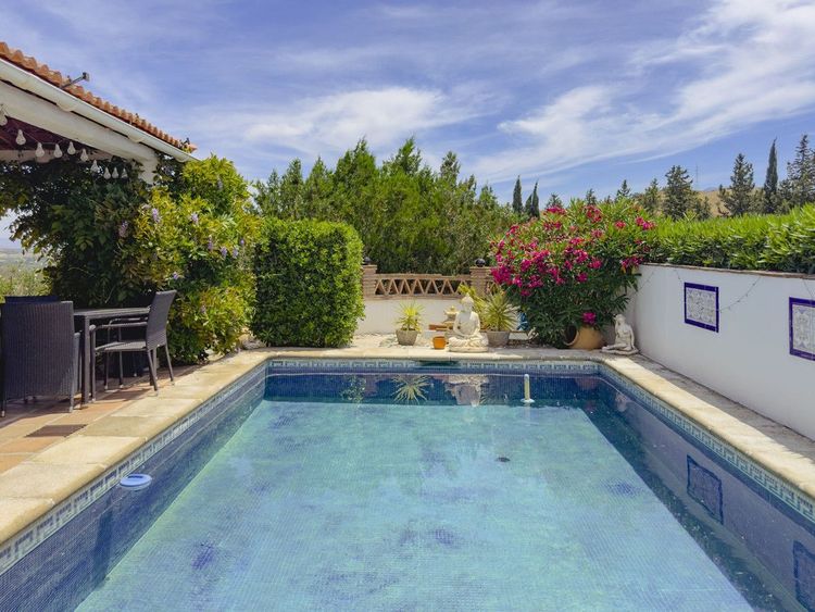 House | Resale in Coín in Coín, Costa del Sol - Photo 2