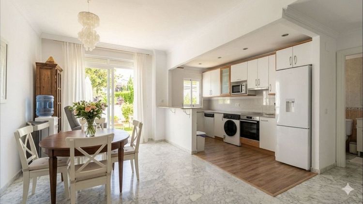 Apartment | Resale in Marbella in Marbella Others, Costa del Sol - Photo 3