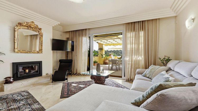 Apartment | Resale in Casares in Casares Others, Costa del Sol - Photo 4