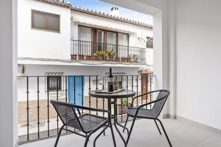 Apartment | Resale in Benahavís in Benahavís Others, Costa del Sol - Photo 5