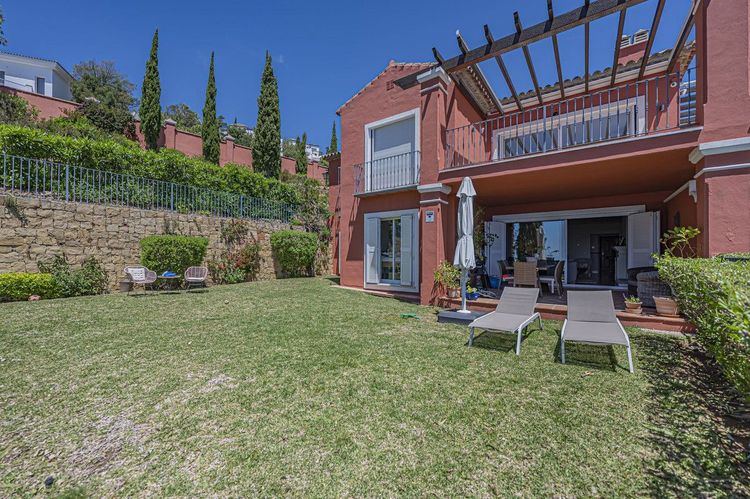 Apartment | Resale in La Mairena in La Mairena, Costa del Sol - Photo 2