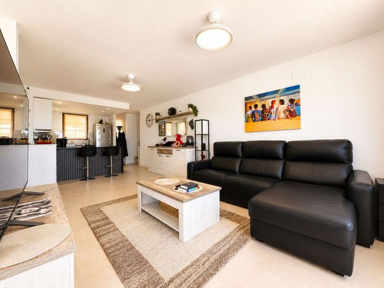 Apartment | Resale in La Duquesa in La Duquesa, Costa del Sol - Photo 4