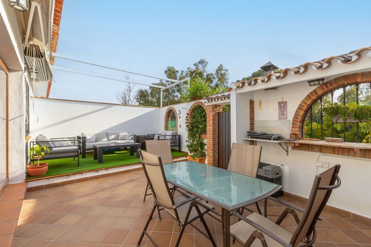 House | Resale in Elviria - Development photo 1