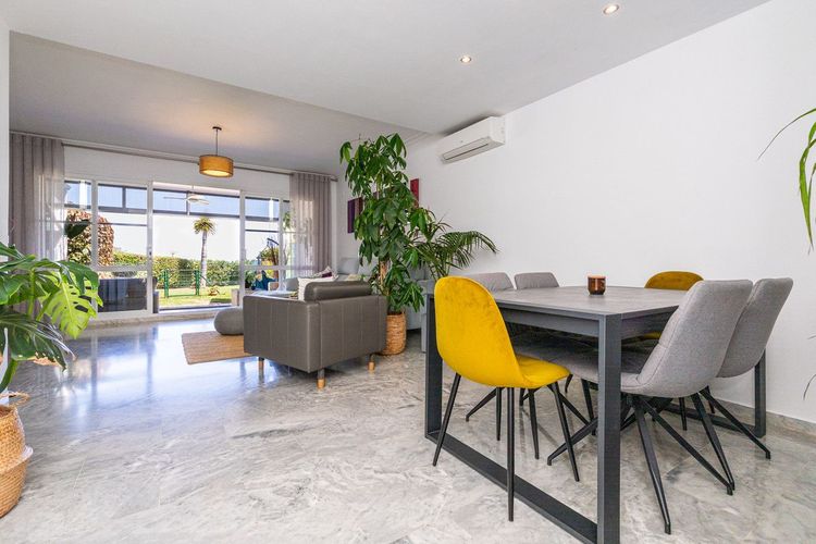 House | Resale in Calahonda in Calahonda, Costa del Sol - Photo 2