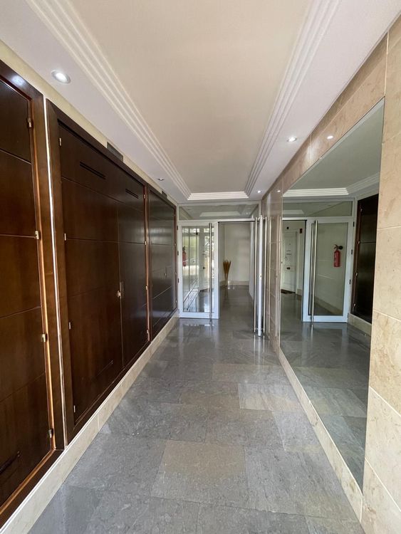 Apartment | Resale in Benalmadena Costa in Benalmadena Costa, Costa del Sol - Photo 2