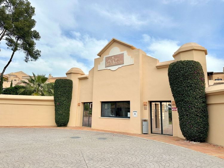 Apartment | Resale in Puerto Banús - Development photo 1