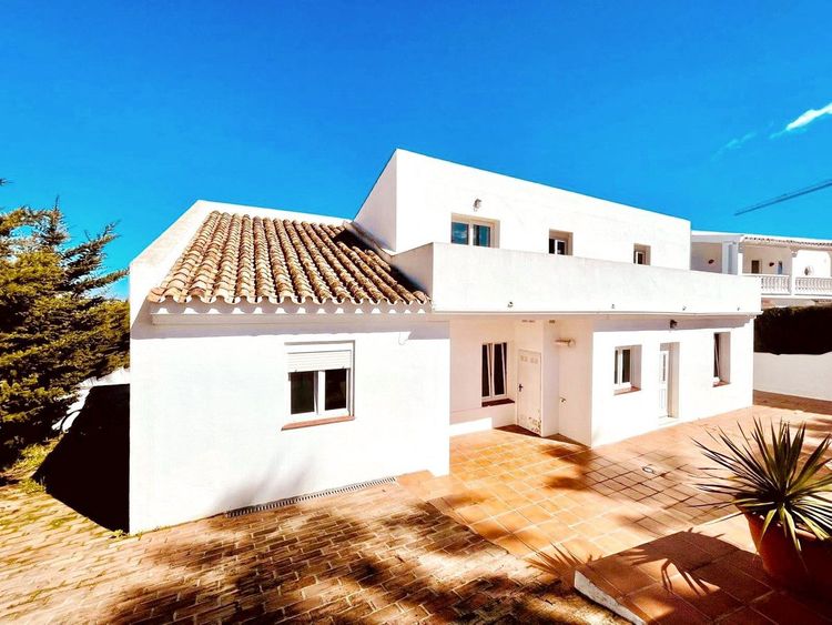 House | Resale in La Duquesa - Development photo 1