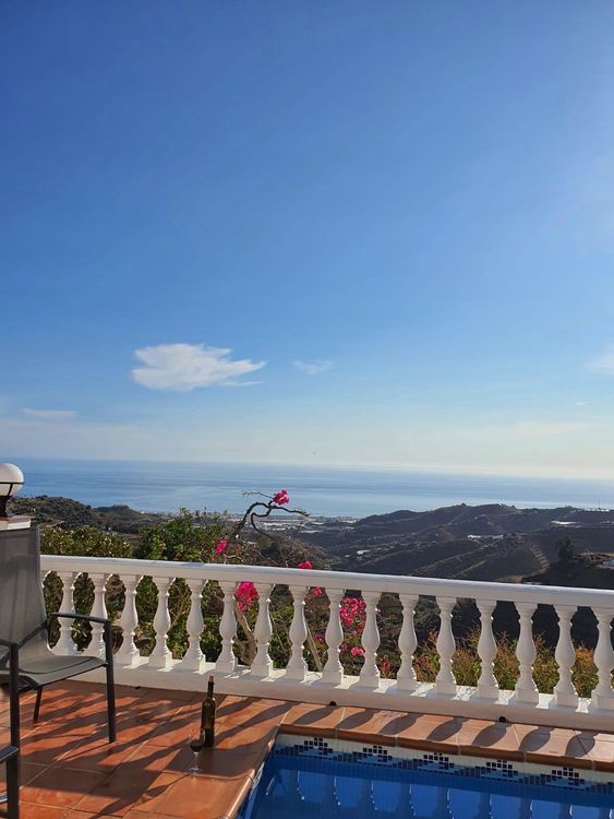 House | Resale in Torrox in Torrox, Costa del Sol - Photo 4