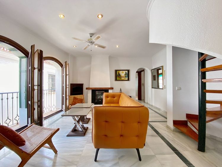 listing card gallery