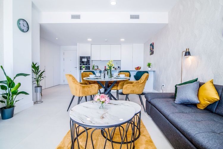 Apartment | Resale in Fuengirola in Fuengirola Others, Costa del Sol - Photo 5